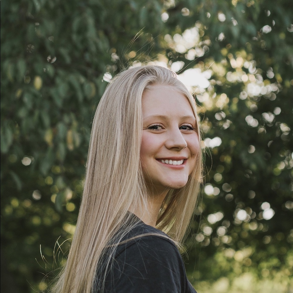 Meet your Posher, Alexis